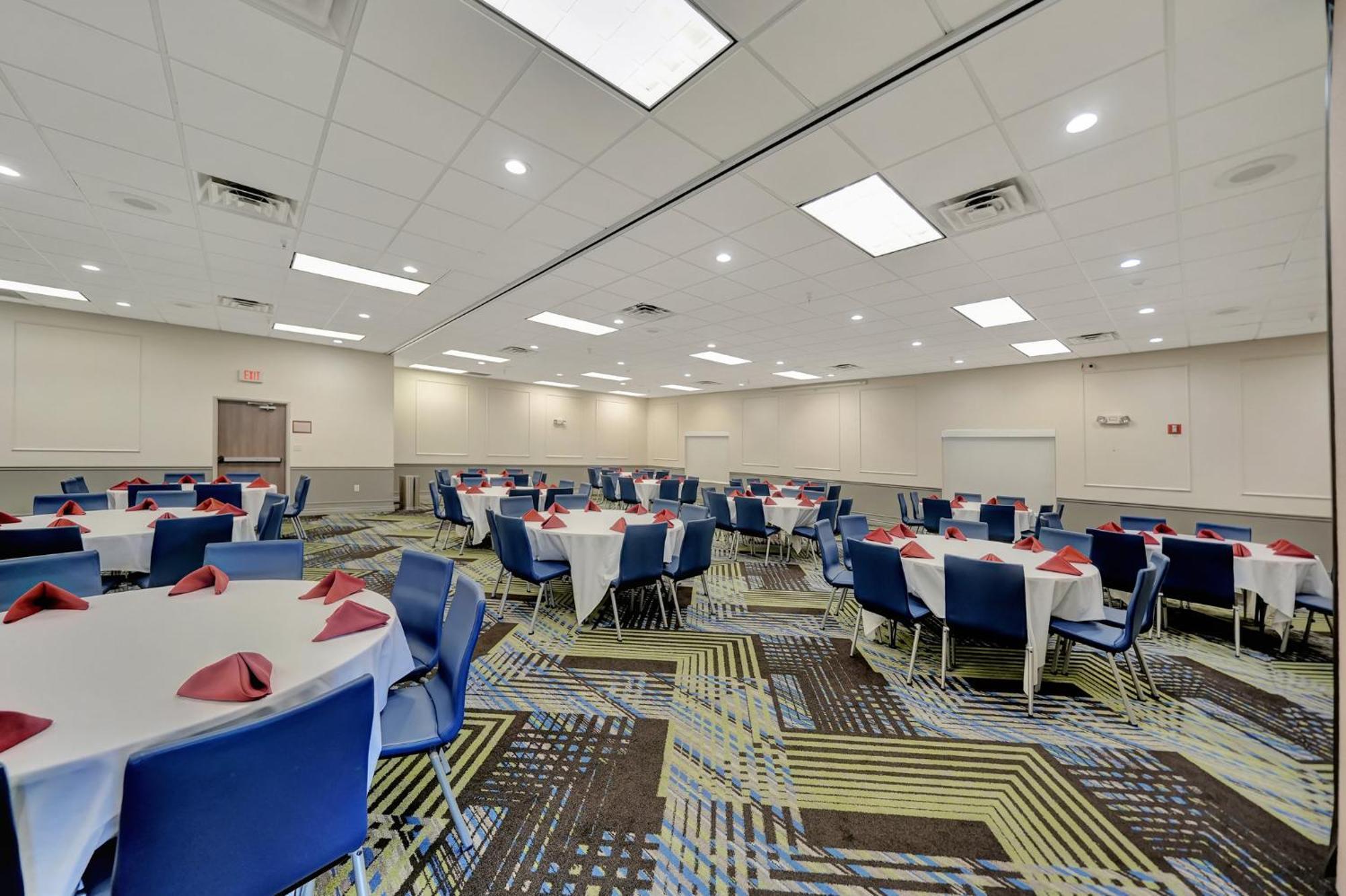 Holiday Inn Express Hotel & Suites Beatrice By Ihg Exterior foto