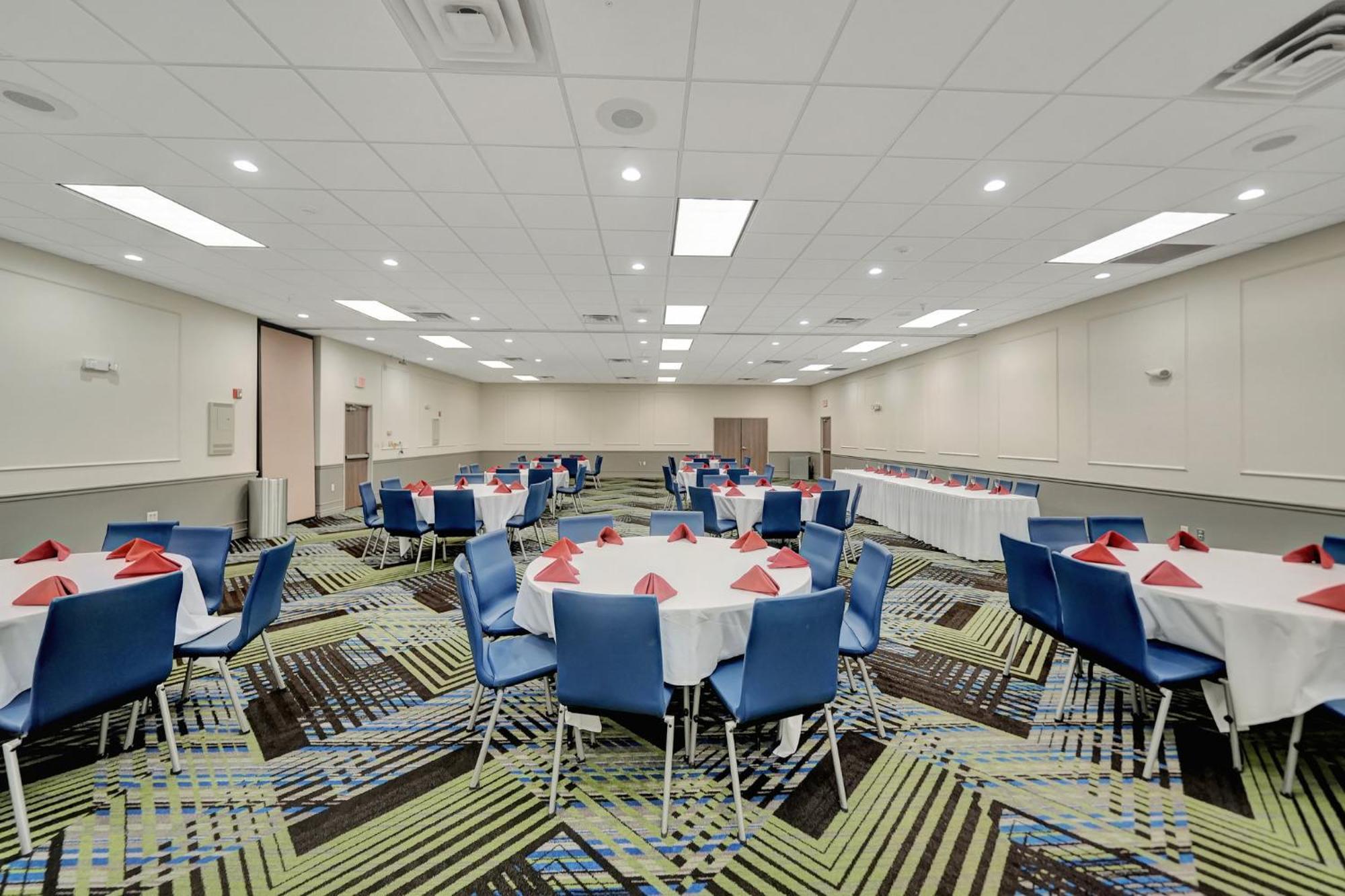 Holiday Inn Express Hotel & Suites Beatrice By Ihg Exterior foto