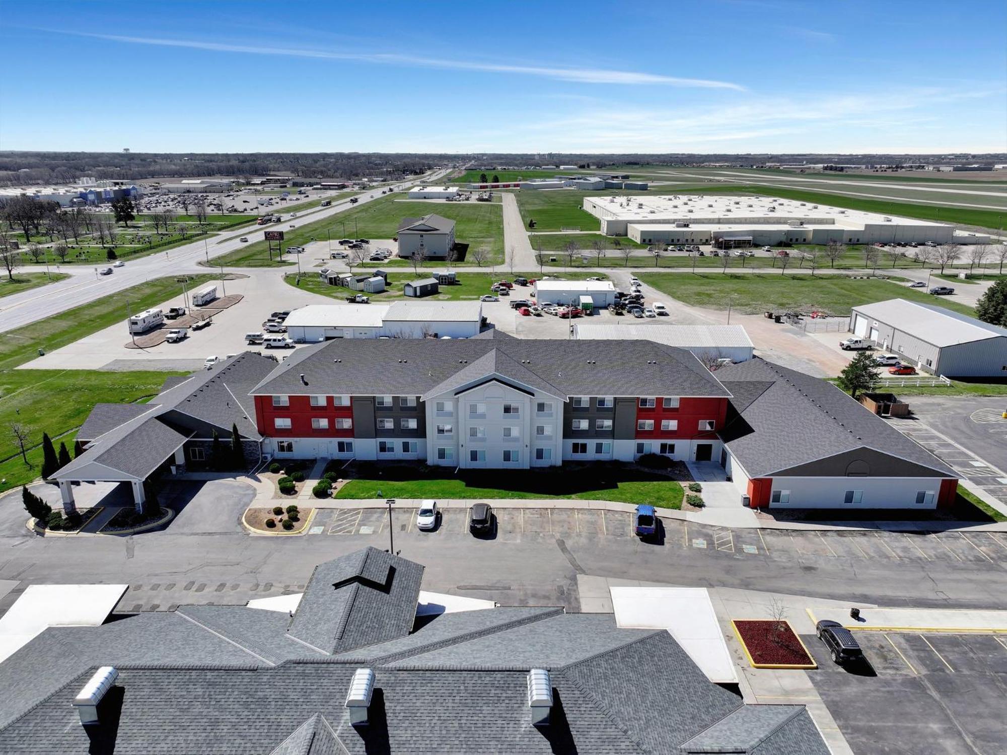 Holiday Inn Express Hotel & Suites Beatrice By Ihg Exterior foto