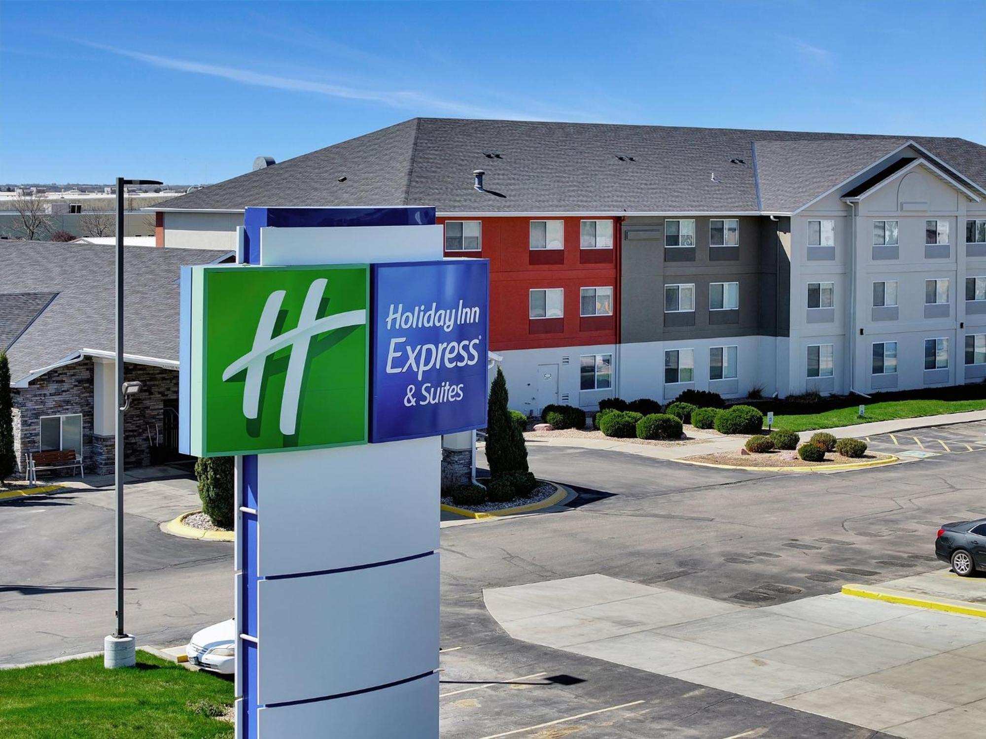 Holiday Inn Express Hotel & Suites Beatrice, An Ihg Hotel Exterior foto