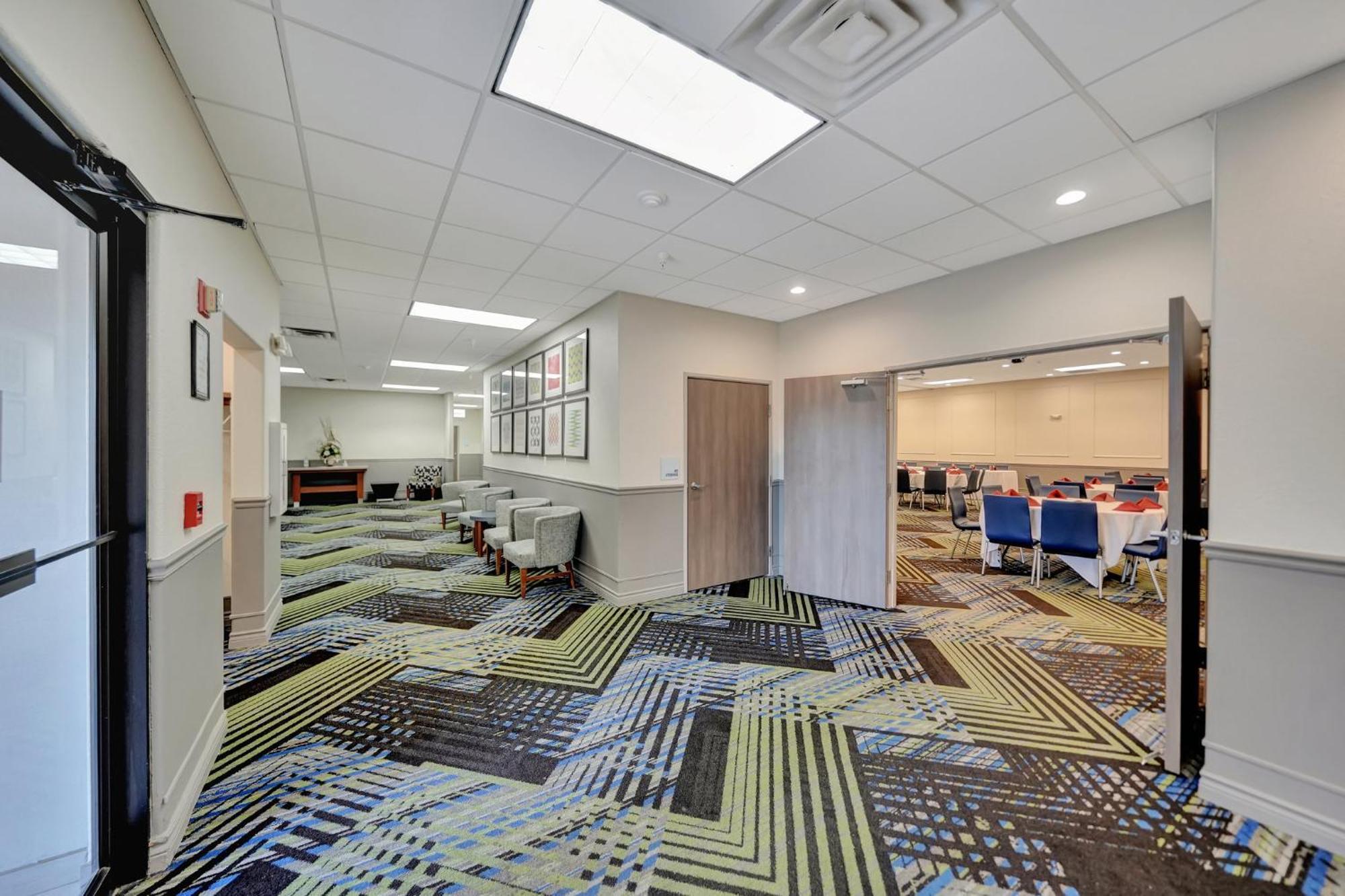 Holiday Inn Express Hotel & Suites Beatrice By Ihg Exterior foto