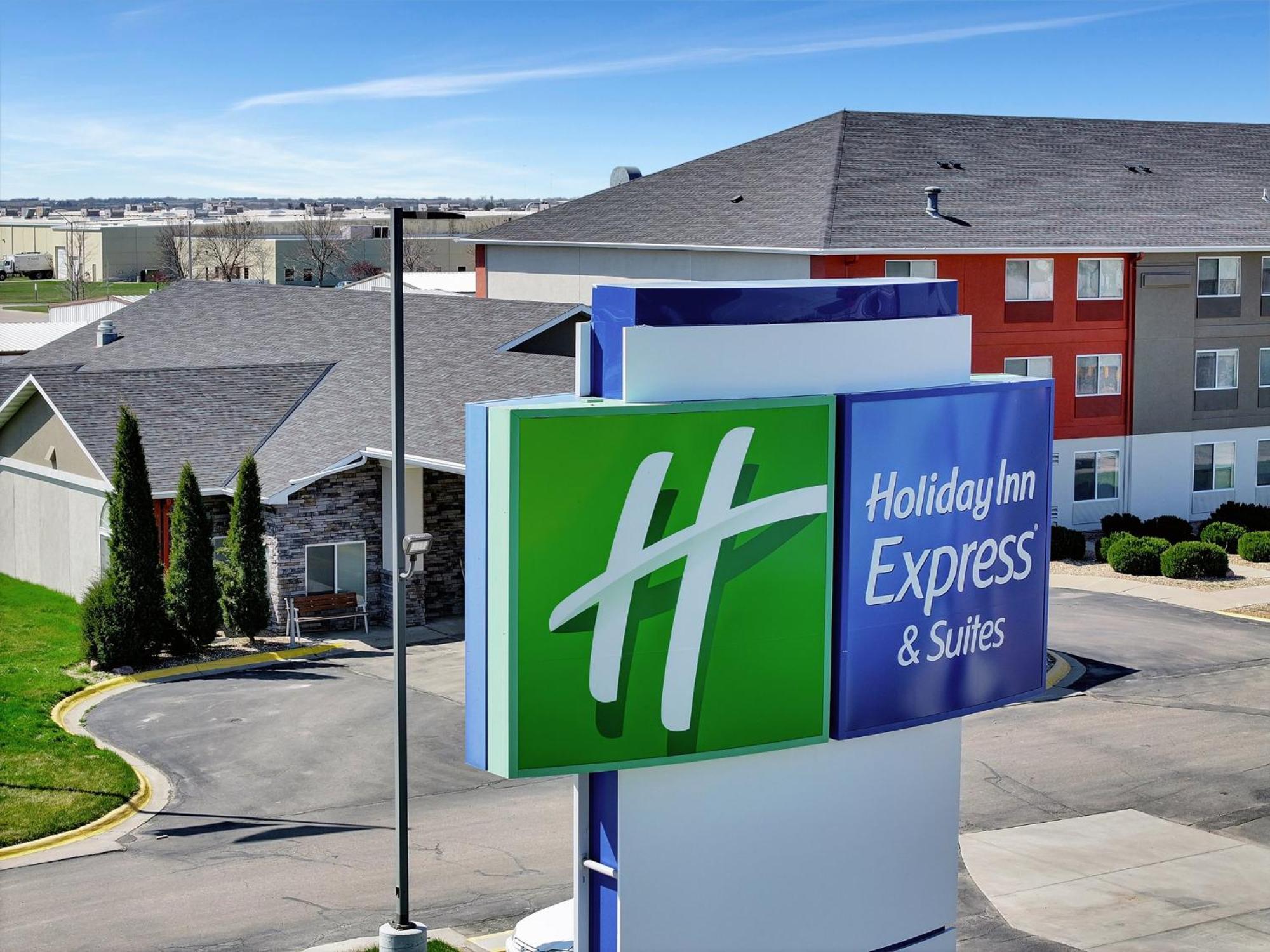 Holiday Inn Express Hotel & Suites Beatrice, An Ihg Hotel Exterior foto